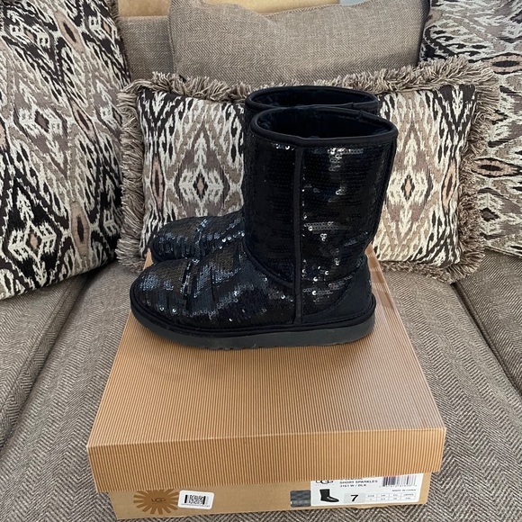 Black Sequin Classic Short Ugg Boots - Size 7 - Picture 4 of 5